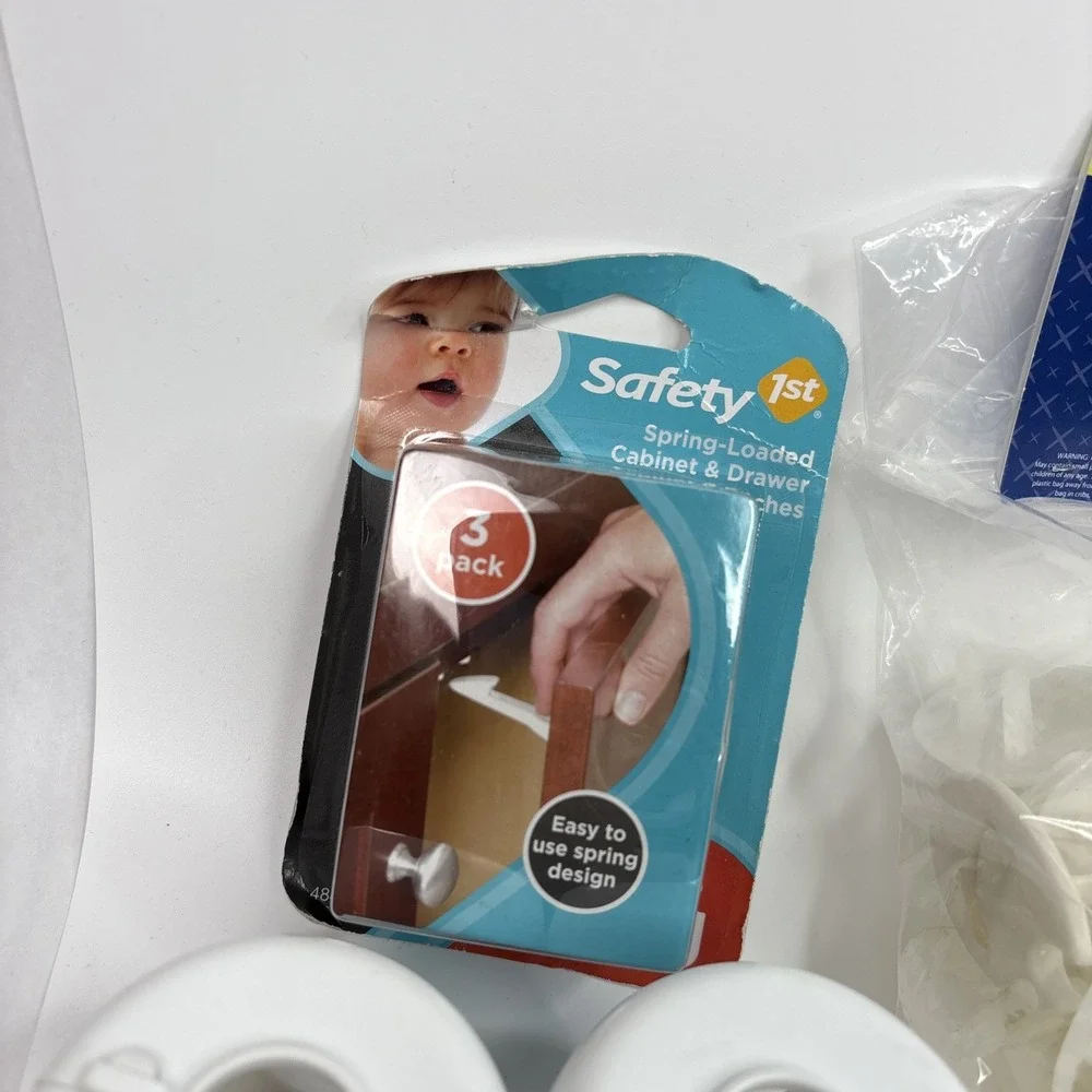 Lot Of Safety1st Child Baby Proof Variety Locks &Outlets Used Nails Not Included